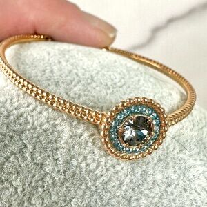 🩵Swarovski Gold Tone Bracelet with Blue-Gray Crystals